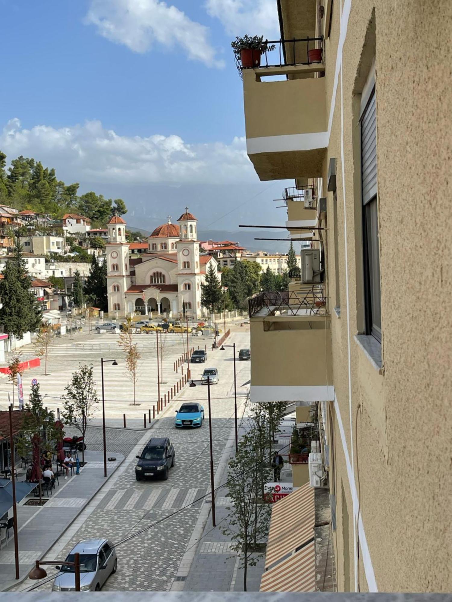 Beratinus Apartment In Berat Center Exteriör bild