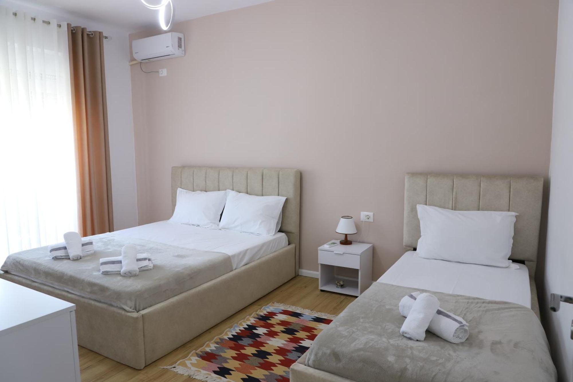 Beratinus Apartment In Berat Center Exteriör bild