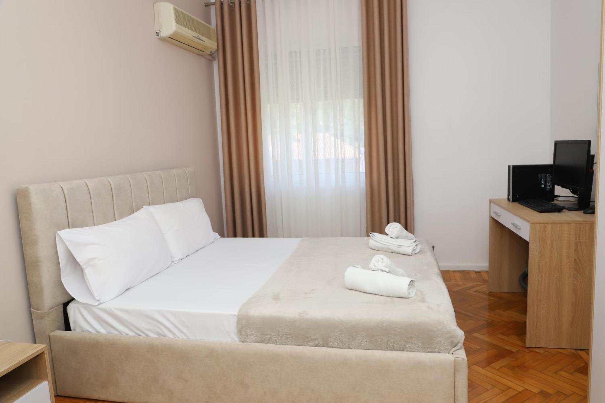 Beratinus Apartment In Berat Center Exteriör bild